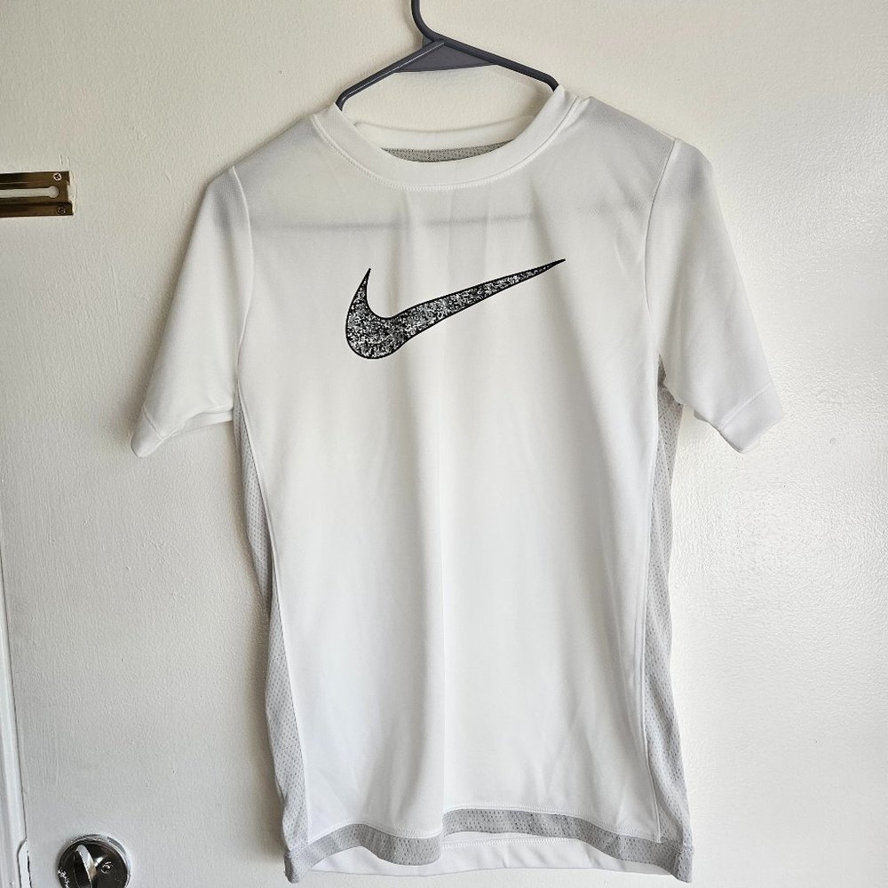 Nike Dri-Fit Large Boys Youth T-shirt with gray side bands.